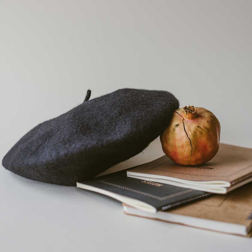 Black beret hat on sale